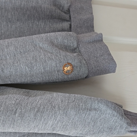 NWT Simply Southern Sequined 'MAMA' Graphic Sweatshirt Gray - Picture 3 of 6